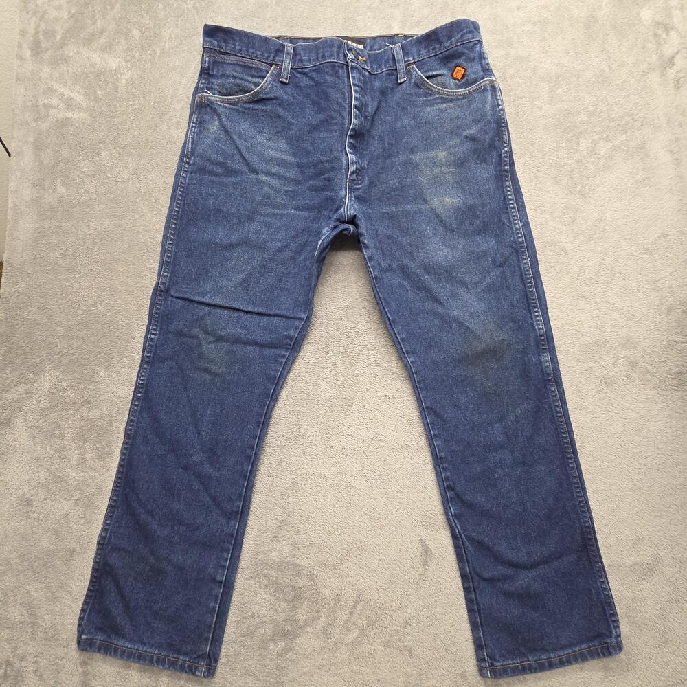 Wrangler Jeans Mens 38x30 Blue Med Wash Relaxed Straight Flame Resistant Zip Fly